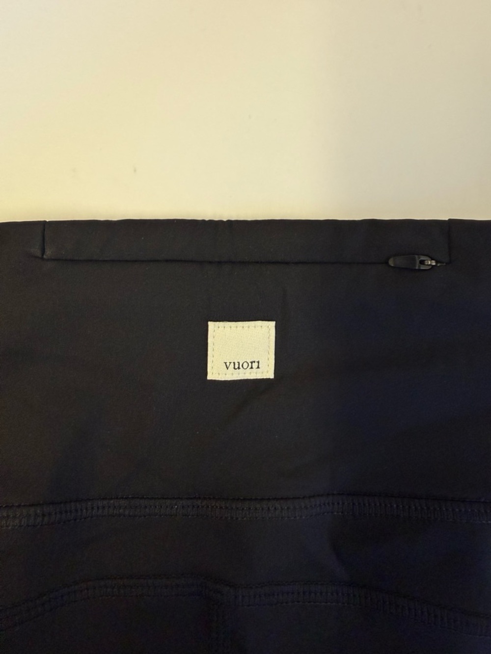 Vuori Stride Black High-Rise Performance Leggings with side pockets  Size Large - Picture 6 of 12
